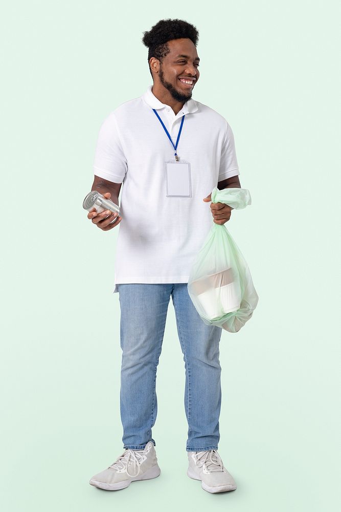 Beach cleanup volunteer during the new normal