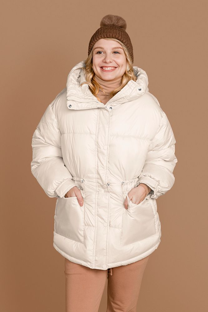 Blonde woman wearing a winter outfit