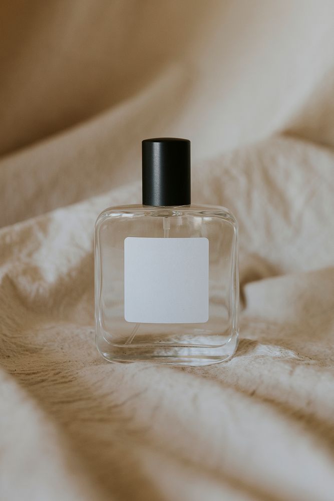 Perfume bottle psd mockup minimal style
