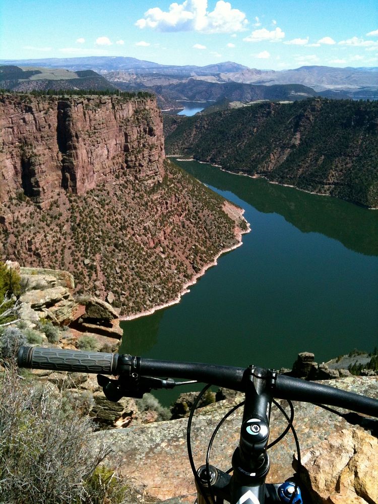 View from the Rim, Flaming Gorge, Red Canyon Rim Trail, Ashley National Forest, USA. Original public domain image from Flickr