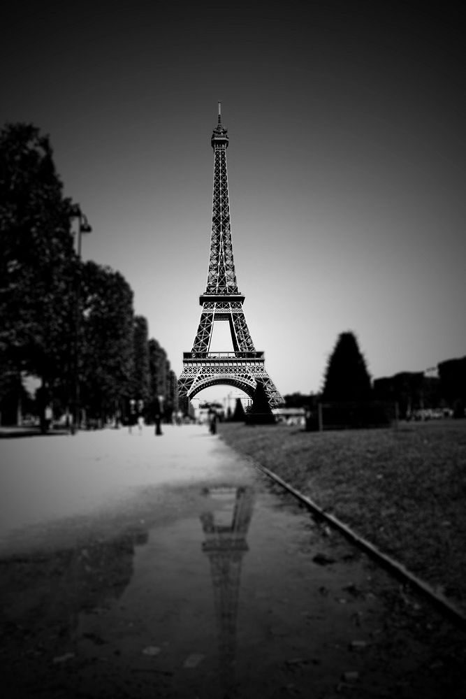 The Eifel Tower, background photo. Free public domain CC0 image.