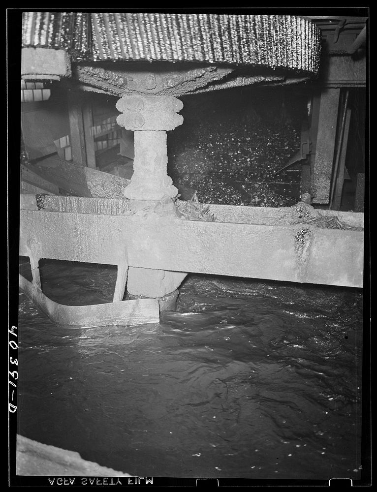 Gilberton, Pennsylvania. A Chance coal separator in operation in the Saint Nicholas breaker. The cone vat, filled with sand…