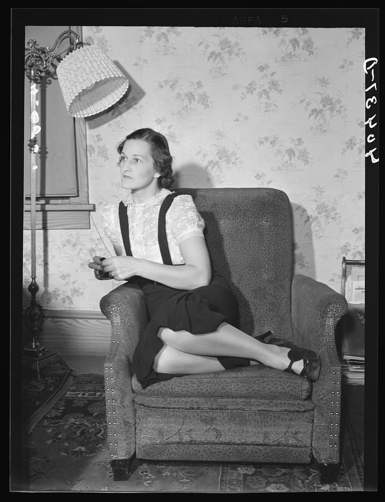 Shenandoah, Pennsylvania. Mrs. Joe Gladski, wife of a miner, at home. Sourced from the Library of Congress.