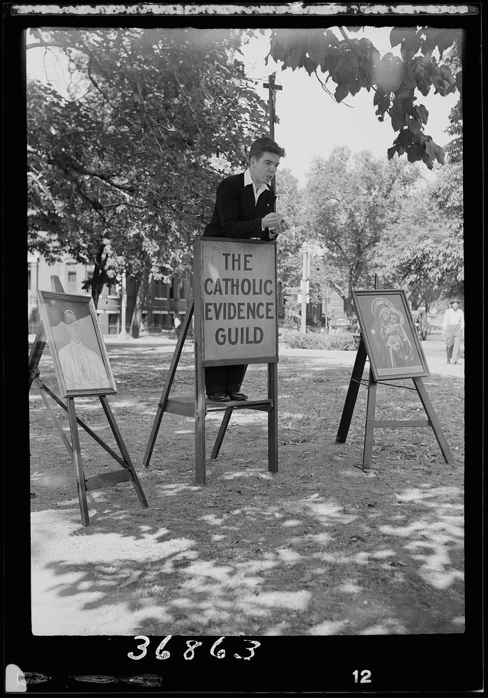 Washington, D.C. A member of the Catholic Evidence Guild speaking in Logan Circle. Sourced from the Library of Congress.