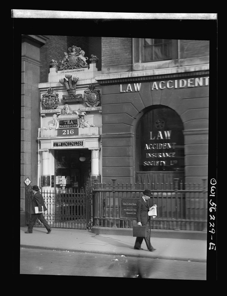 London, England. A tea wholesale establishment near Lincoln's Inn Fields. Sourced from the Library of Congress.