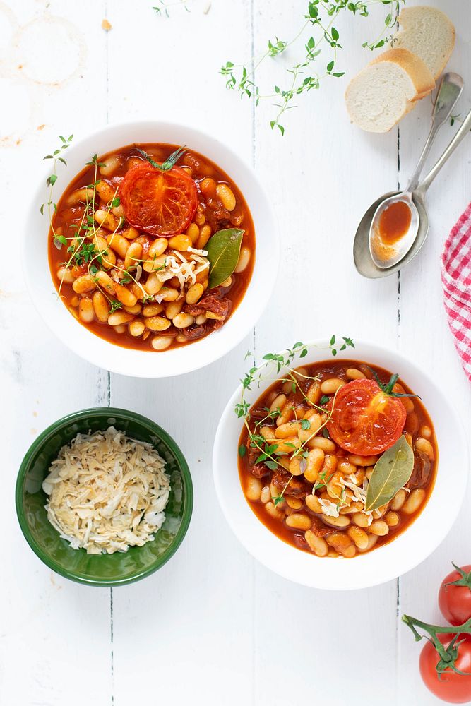 White beans cooked in homemade tomato sauce