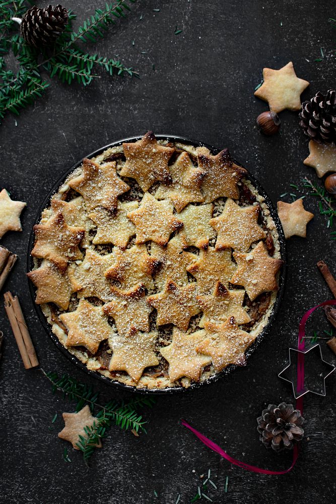 Christmas apple tart with honey and mixed nuts recipe