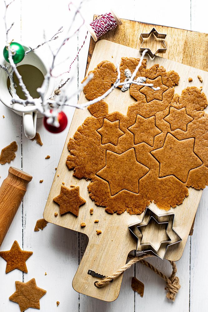 Star gingerbread cookie preparation