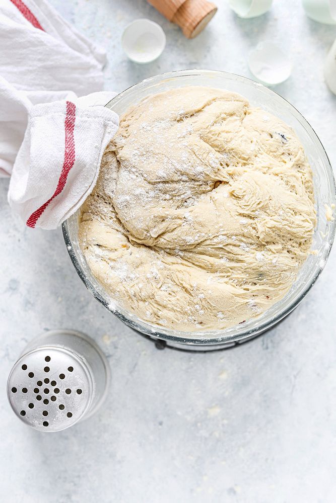 Plain white dough in a bowl