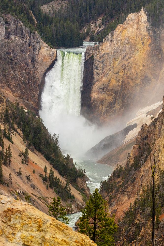 Lower Falls high flow from Artist Point by Jacob W. Frank. Original public domain image from Flickr