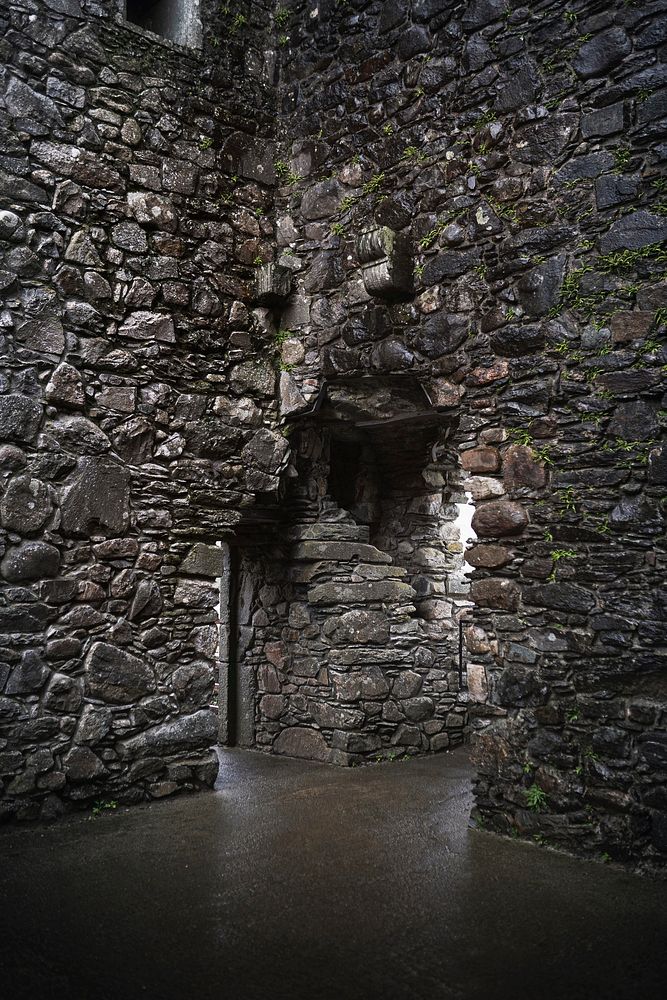 Rocky wall Kilchurn Castle, Scotland