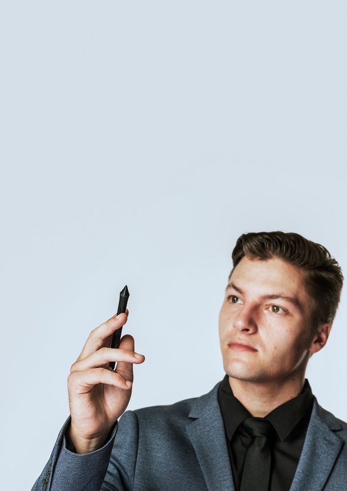 Man holding a digital pen 