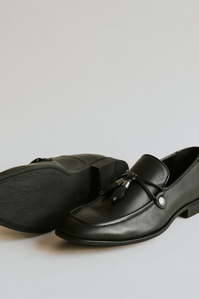 Black leather tassel shoes men's formal wear