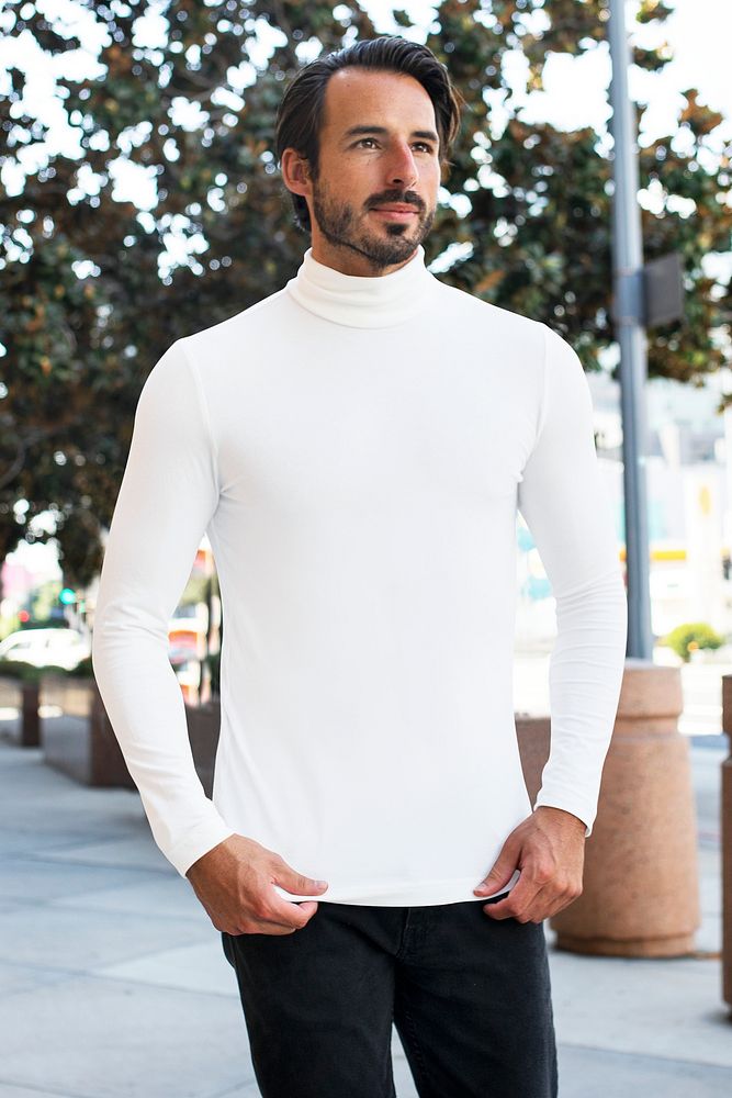 Simple white turtleneck shirt street style men&rsquo;s fashion