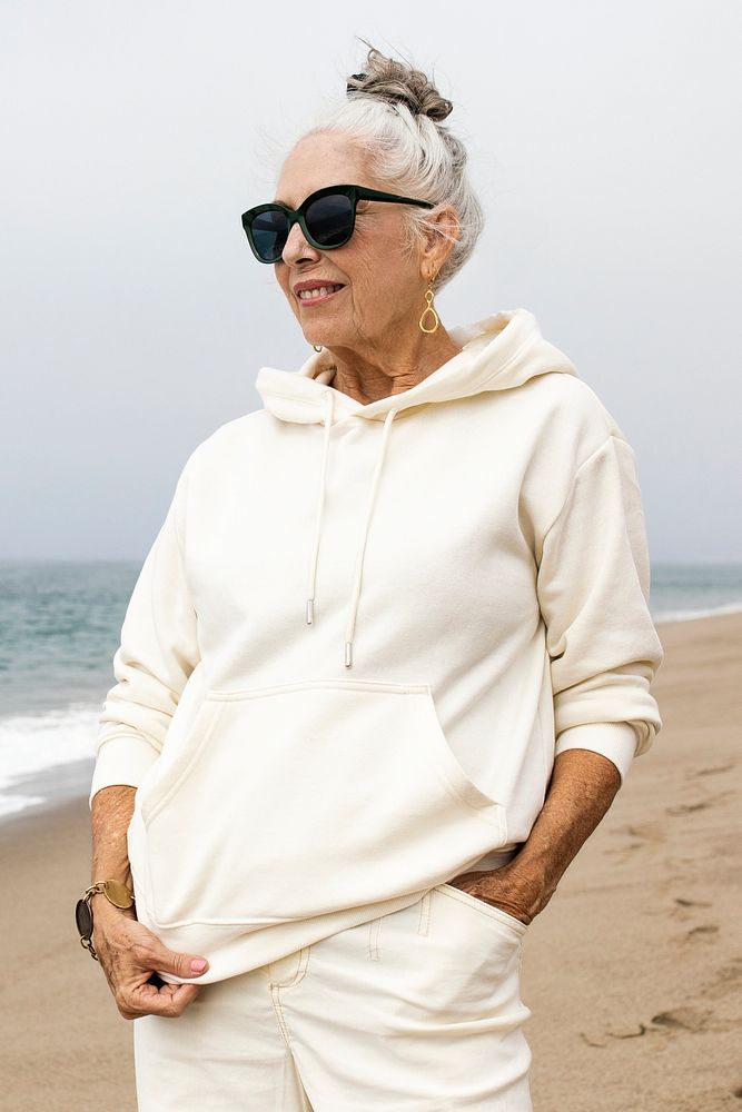 Women&rsquo;s white hoodie psd mockup senior women&rsquo;s fashion beach