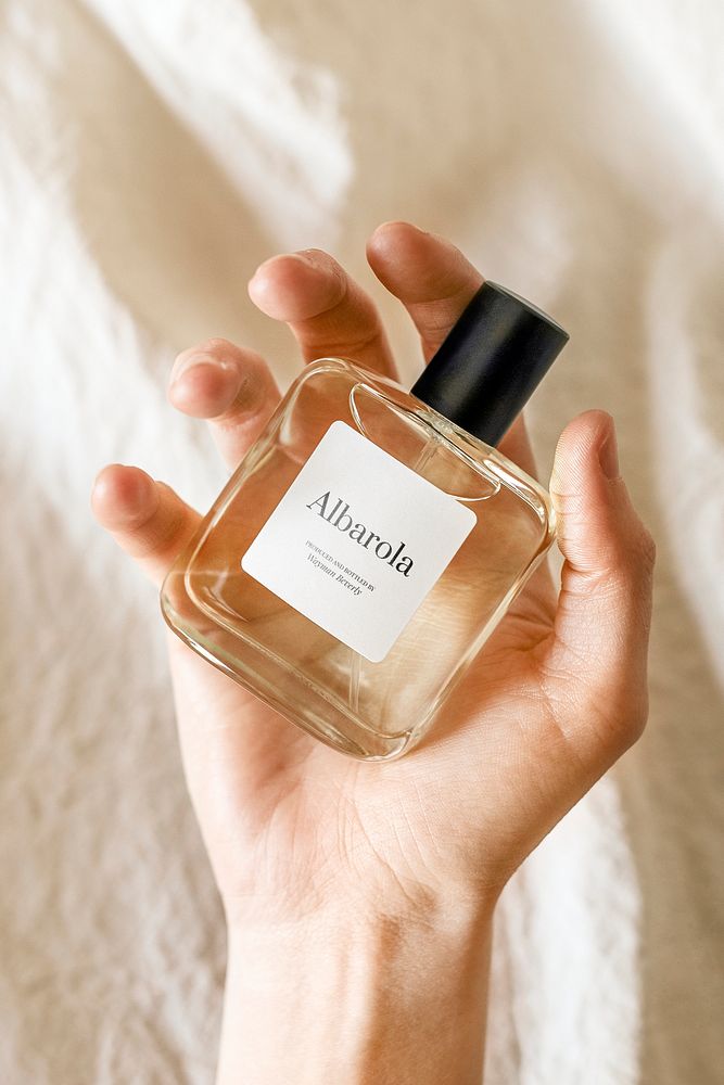 Perfume bottle psd mockup minimal style