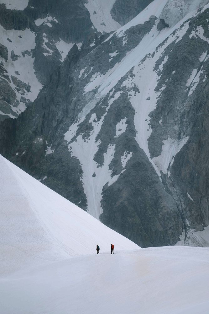 Hikers going up the Aiguille du Midi