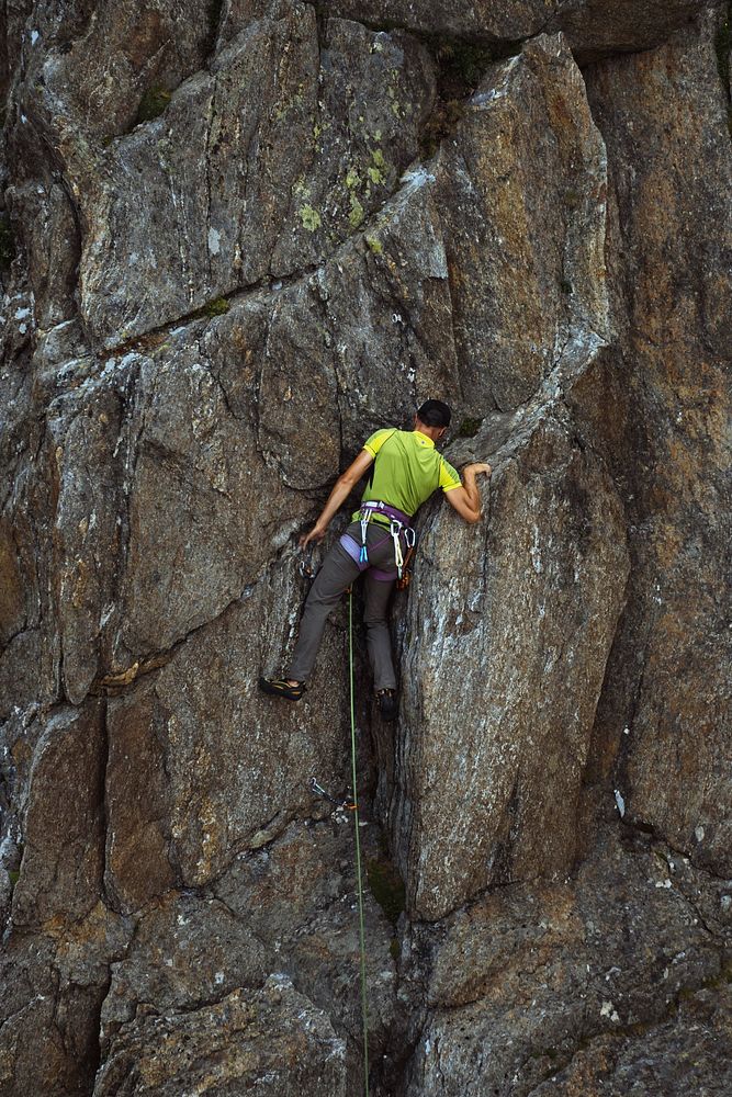 Rock climbing on Aiguille Rouge