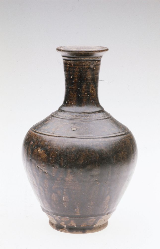 water jar, porcelaneous stoneware. Original from the Minneapolis Institute of Art.