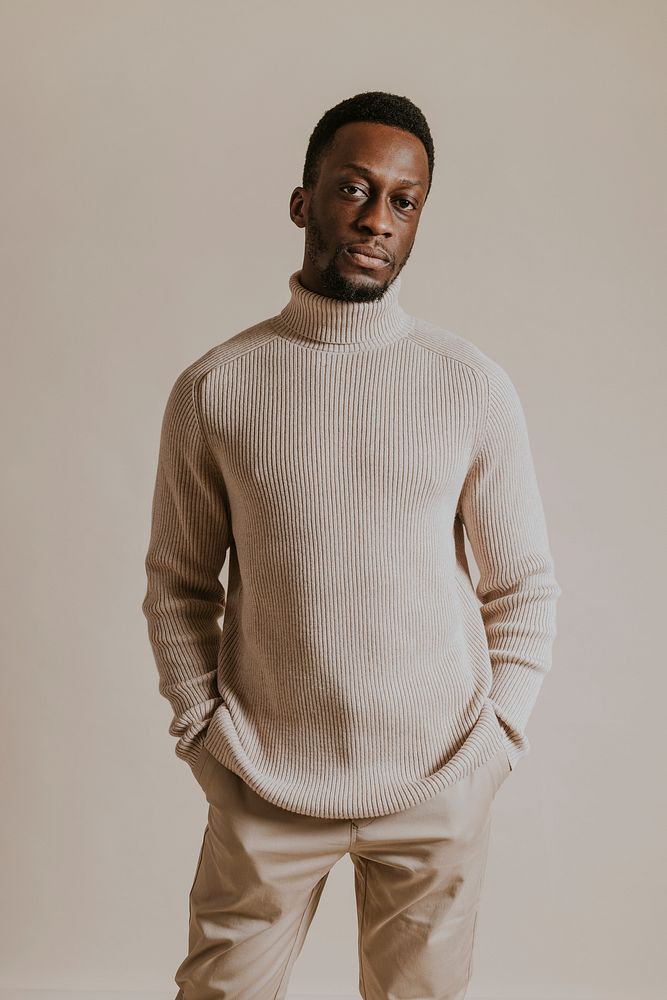 Man wearing beige turtleneck sweater, Winter fashion