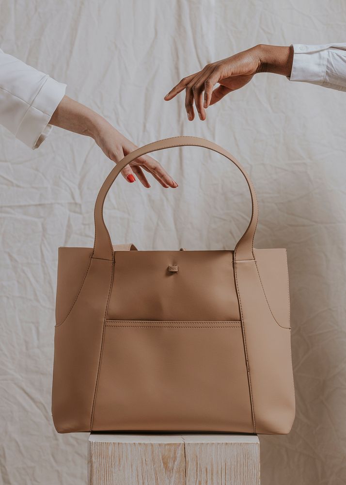 Businesswoman's beige tote bag