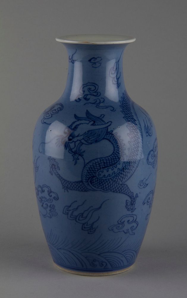 Vase with dragons