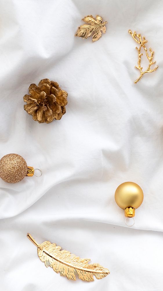 Christmas ornament iPhone wallpaper, aesthetic Free Photo rawpixel