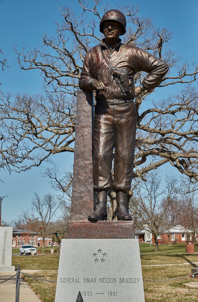                         Statue of U.S. five-star general Omar Bradley in Moberly, Missouri                        