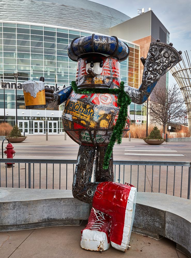                         This fellow (we think he's a fellow) figuratively hoists a cold beer outside the Baked on the Stones…