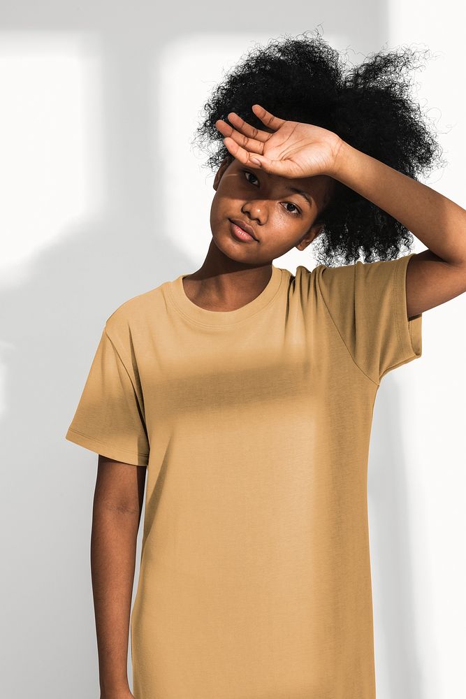 Brown t-shirt dress mockup psd for teen&rsquo;s apparel shoot