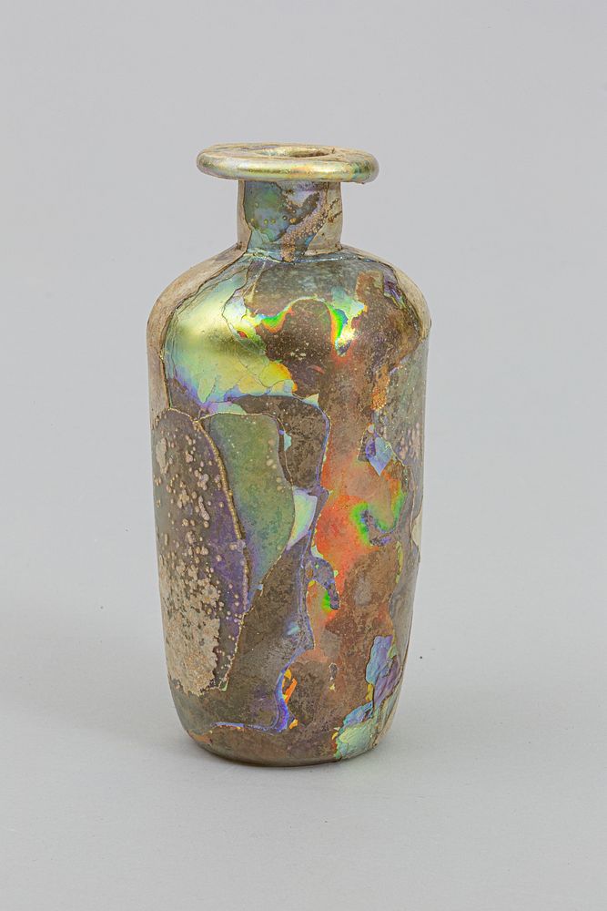 Glass cylindrical bottle