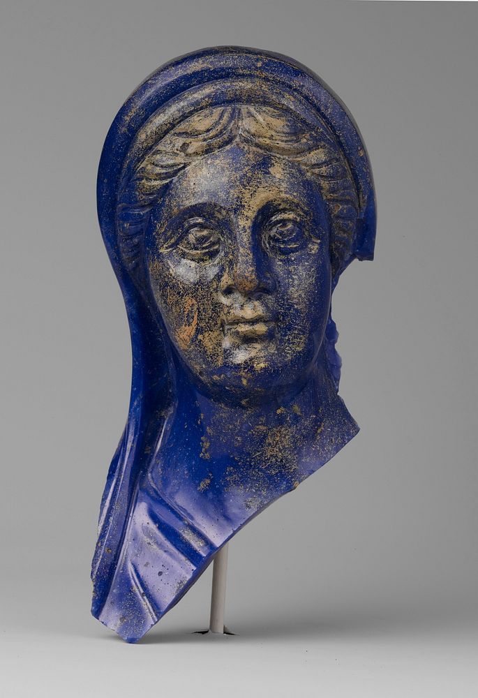 Glass portrait head of a woman