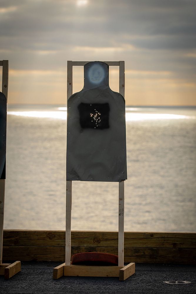 A target is utilized during a live-fire range aboard the Wasp-class amphibious assault ship USS Kearsarge (LHD 3) in the…