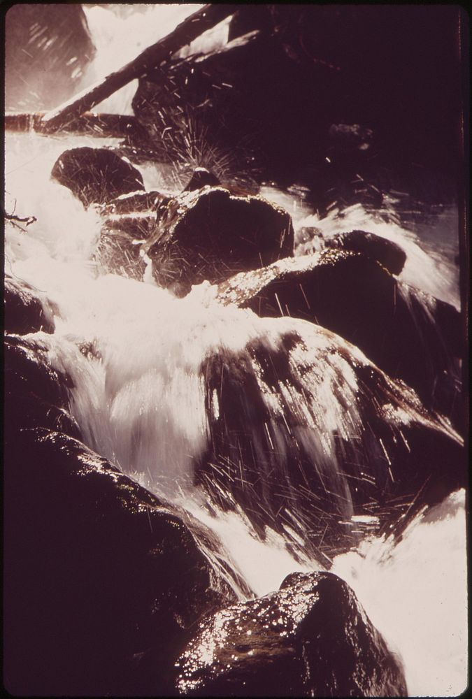 East Dallas Creek, 05/1972. Original public domain image from Flickr