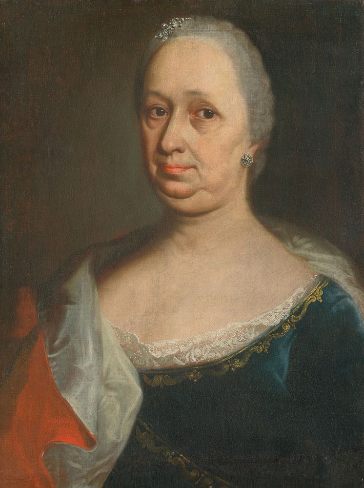 Portrait of a lady with silver earrings