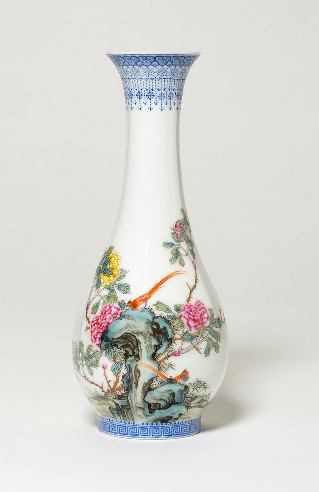 Famille-Rose Vase