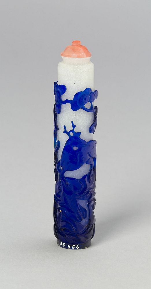 Cylindrical Snuff Bottle with Deer and Crane amidst Pine