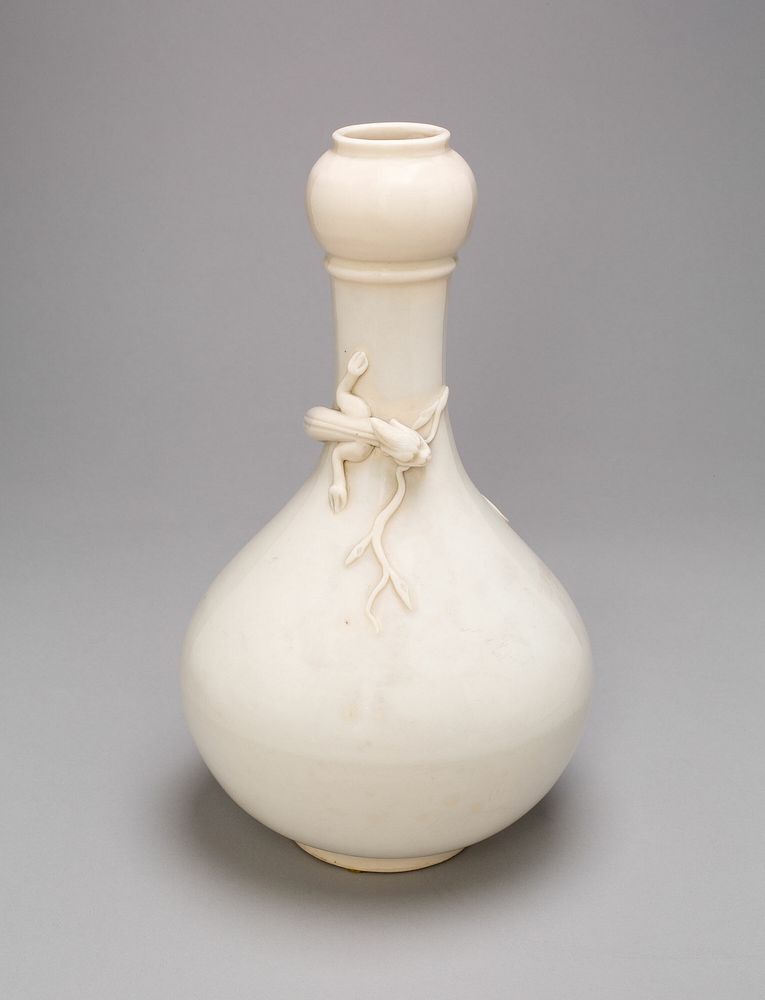 Bottle-Shaped Vase with Lizard