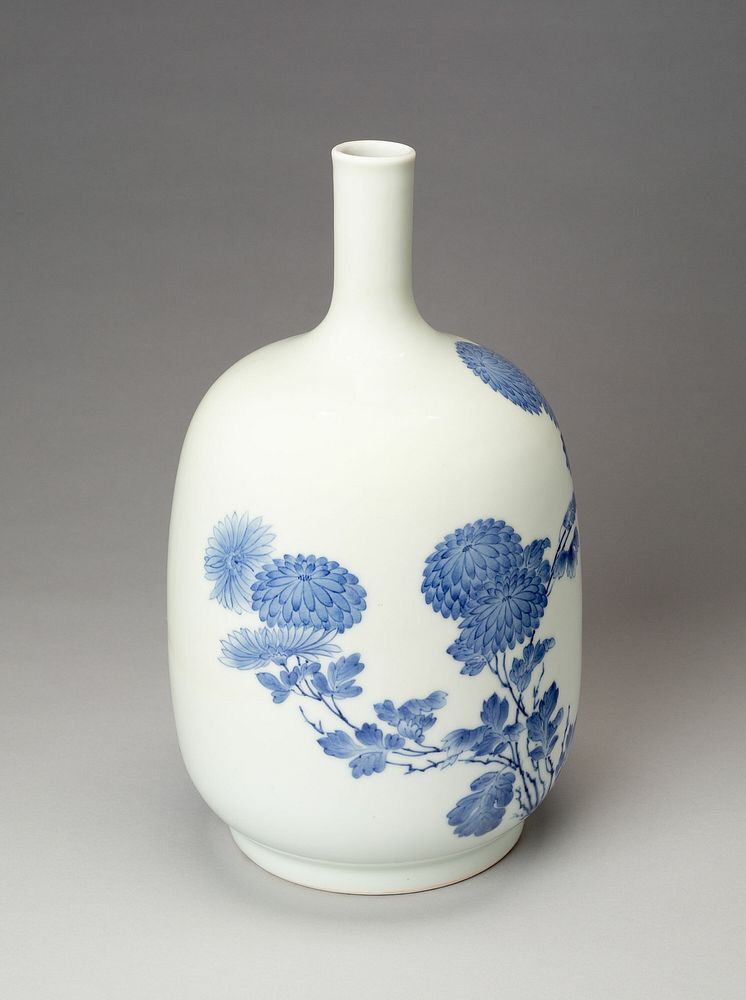Hirado Ware Sake Bottle with Design of Chrysanthemums