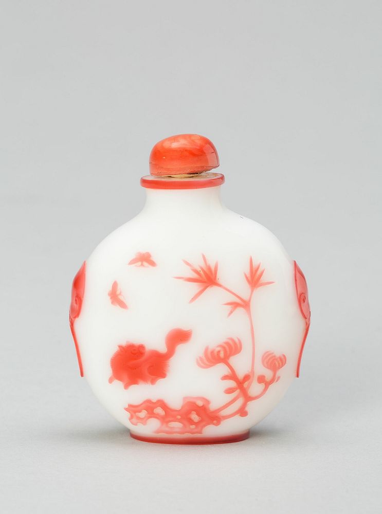 Snuff Bottle with a Cat and Two Butterflies near Bamboo, Rockwork, and Chrysanthemum