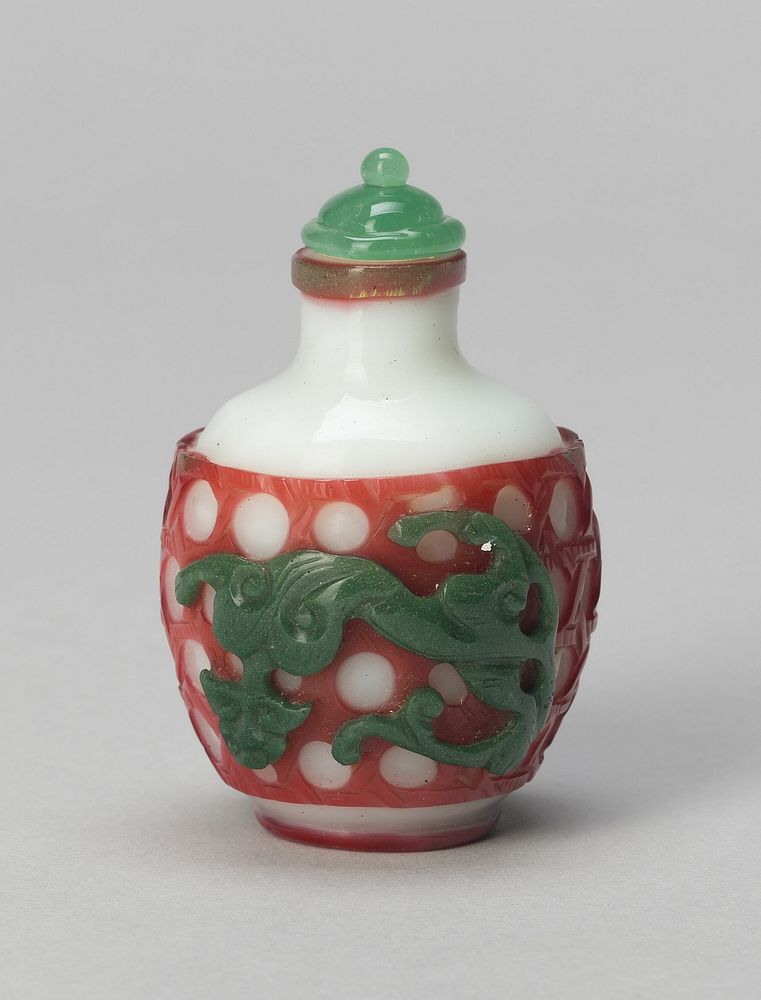 Snuff Bottle with the Mythical Creature "Qilin"
