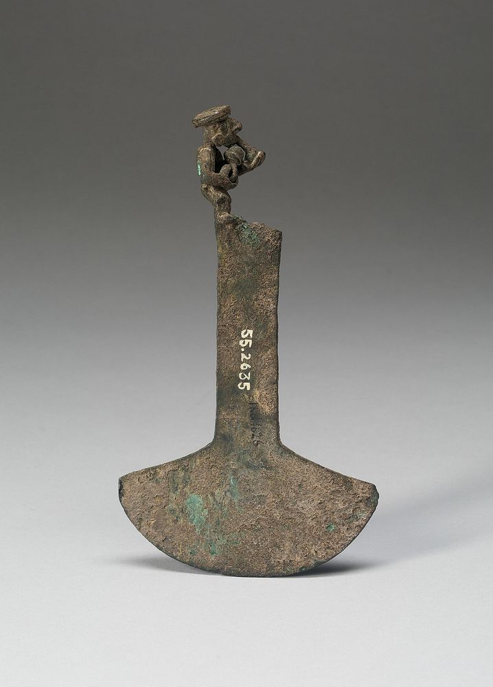 Wide-Blade Knife with Two Musicians on Top [One Figure Missing] by Inca