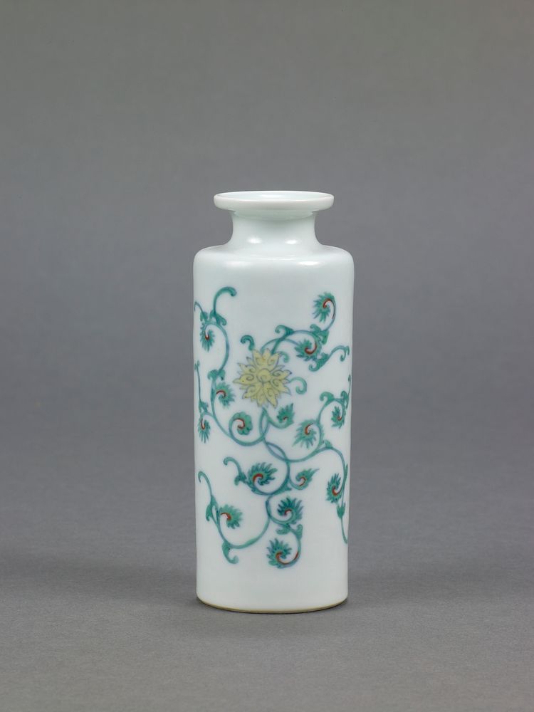 Vase with Design of Flowers and Scrolling Vines