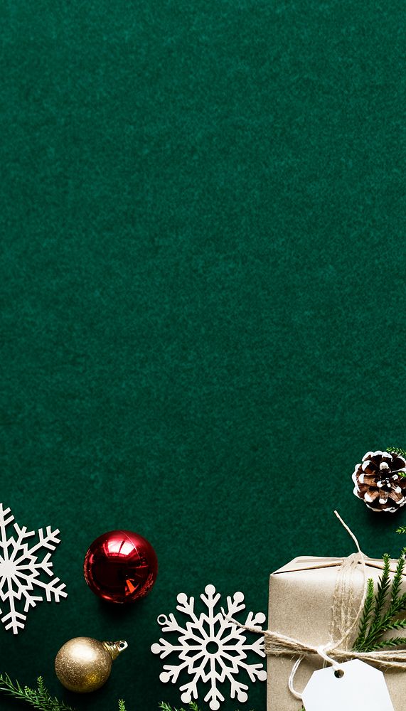 Green Christmas border iPhone wallpaper