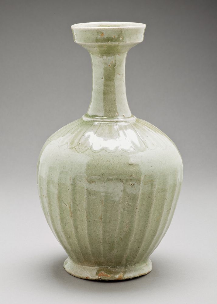 Wide-mouthed Bottle with Incised and Carved Lotus Petal Design
