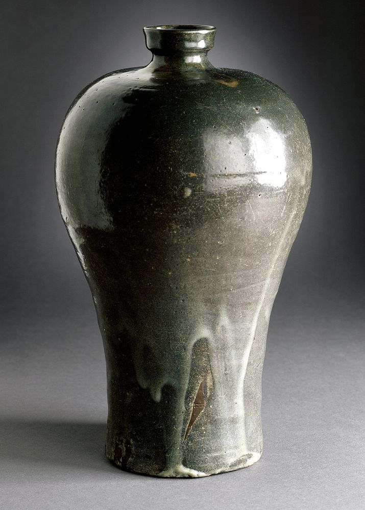 Black-glazed Prunus vase