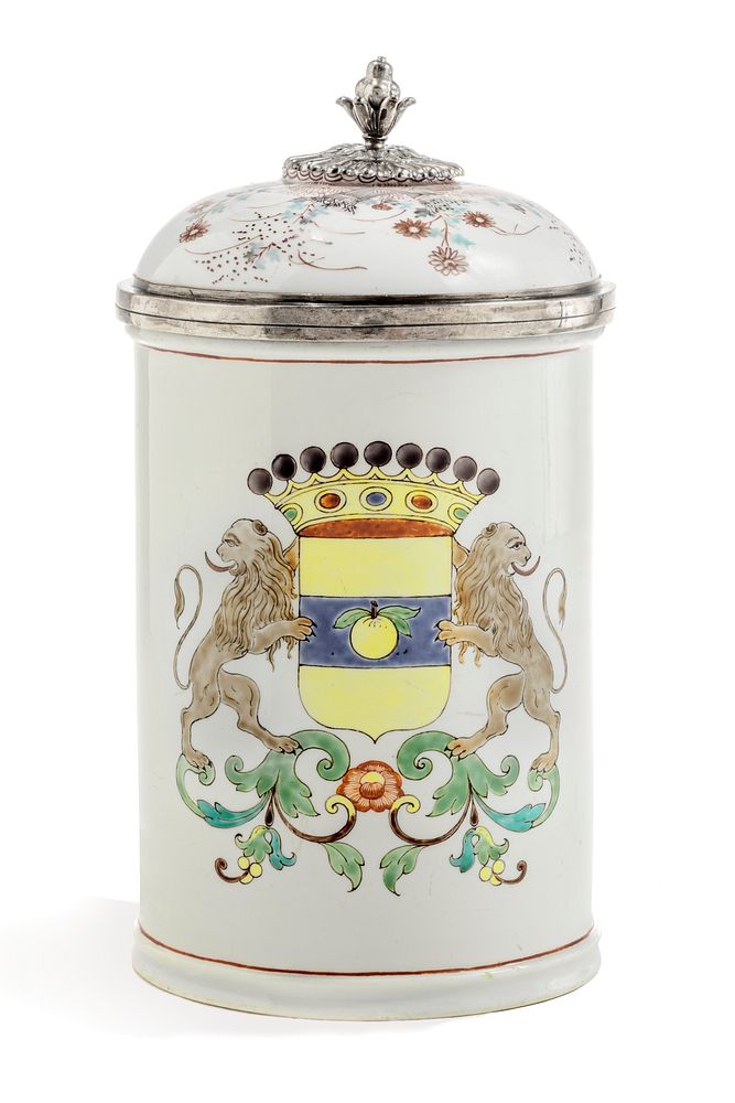 Container for Tobacco of Snuff by Chantilly Porcelain Manufactory