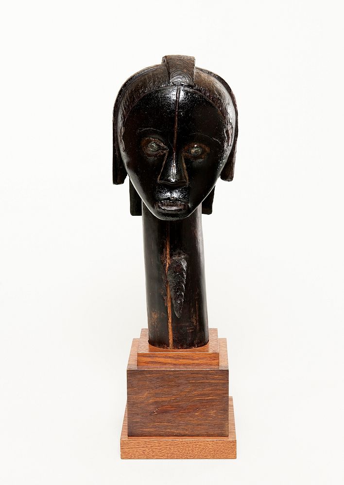 Reliquary Guardian Head (Añgokh-Nlô-Byeri) by Unidentified artist