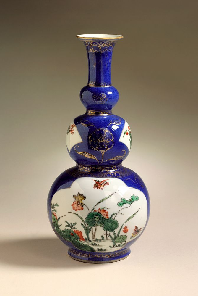 Vase (Ping) in the Form of  a Gourd with Panels of  Flowers and Birds
