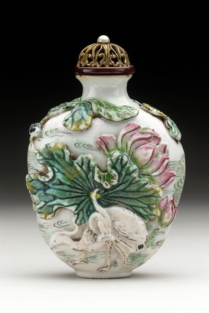 Snuff Bottle (Biyanhu) with Lotus and Water Birds